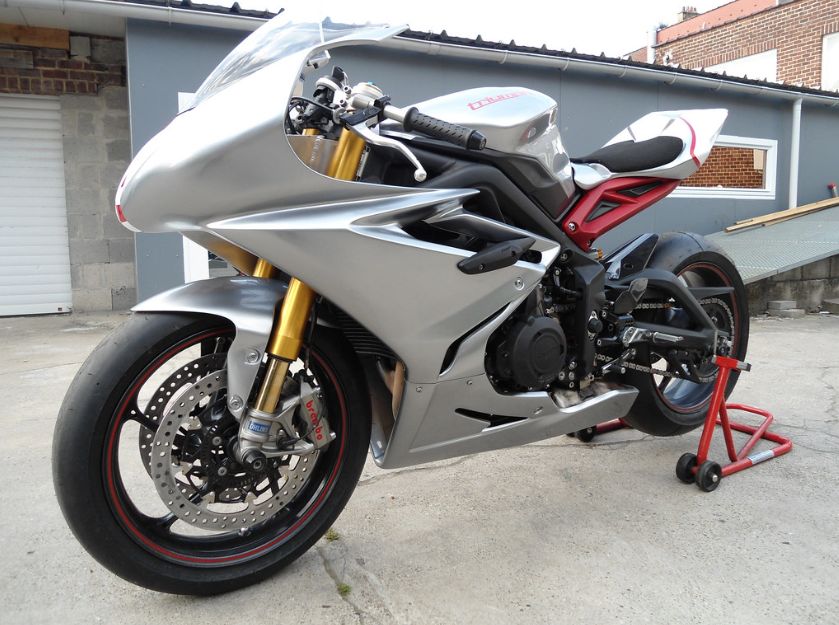 moto customs
