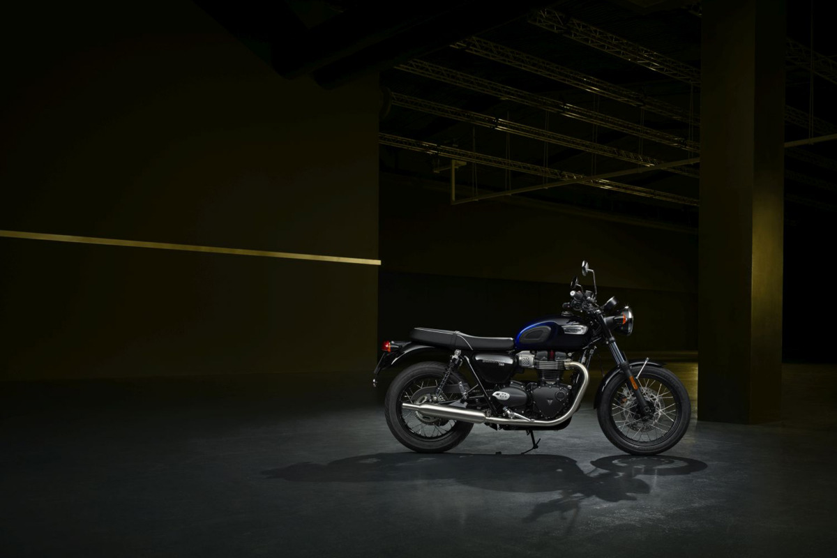 Huit Triumph Bonneville Stealth Editions